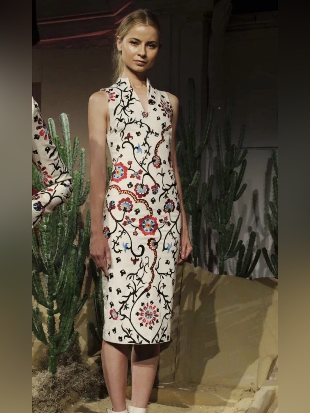 Alice and Olivia
Jacki Embroidered Dress